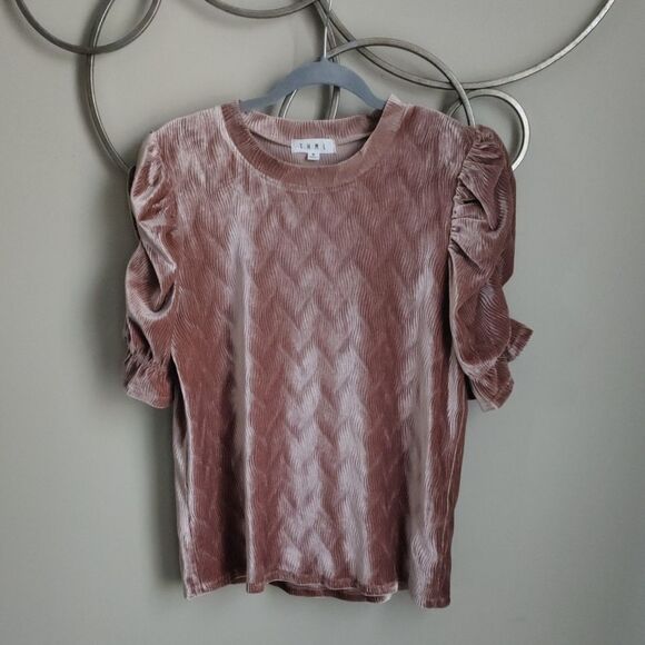THML velour puff shoulder top - Picture 1 of 6